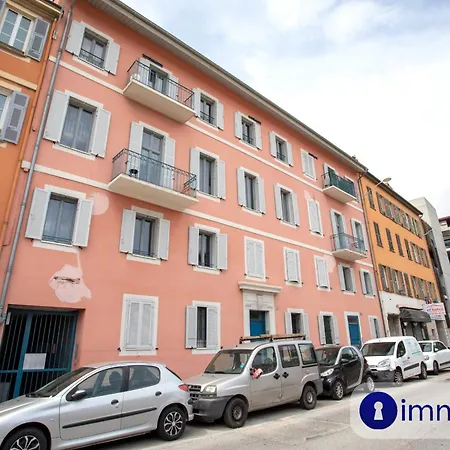 District Acropolis Apartment