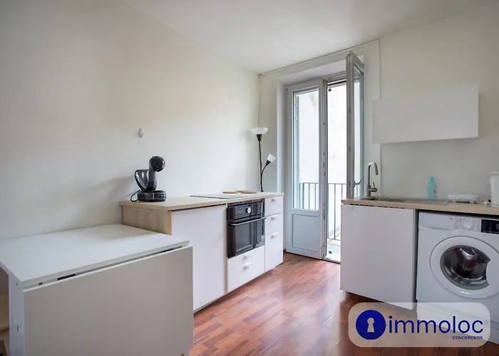 District Acropolis Apartment